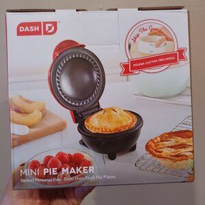 Red mini pie maker